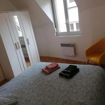Du Crypto - Vue Imprenable Sur La Place Du Forum Reims
