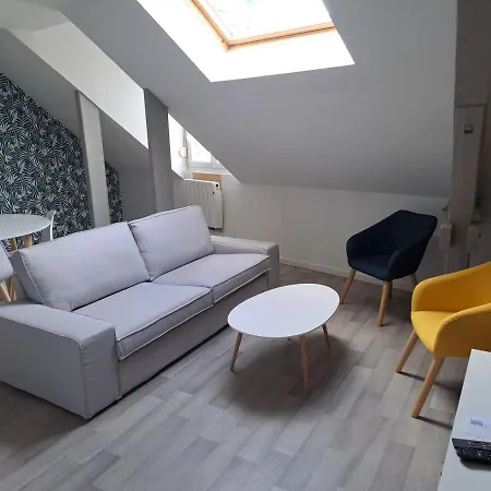 Apartment Du Crypto - Vue Imprenable Sur La Place Du Forum Reims